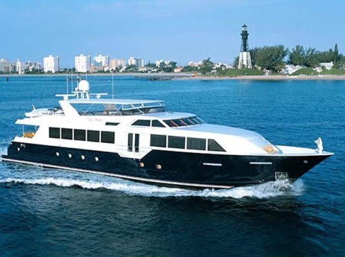 Motor yacht TRUE NORTH - Photo Credit Broward Yachts